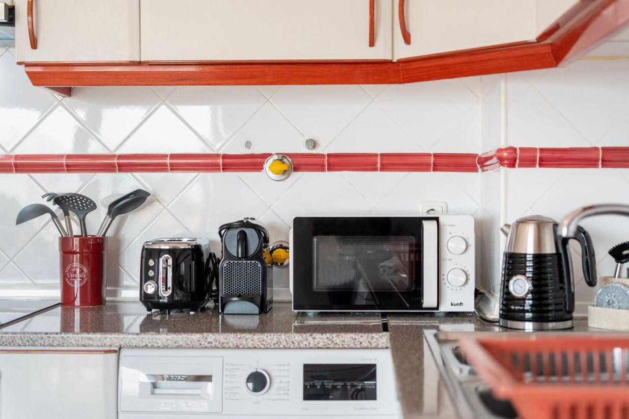 Peaceful 1 Bdr Apartment W/ Balcony By Lovelystay Almancil Bagian luar foto
