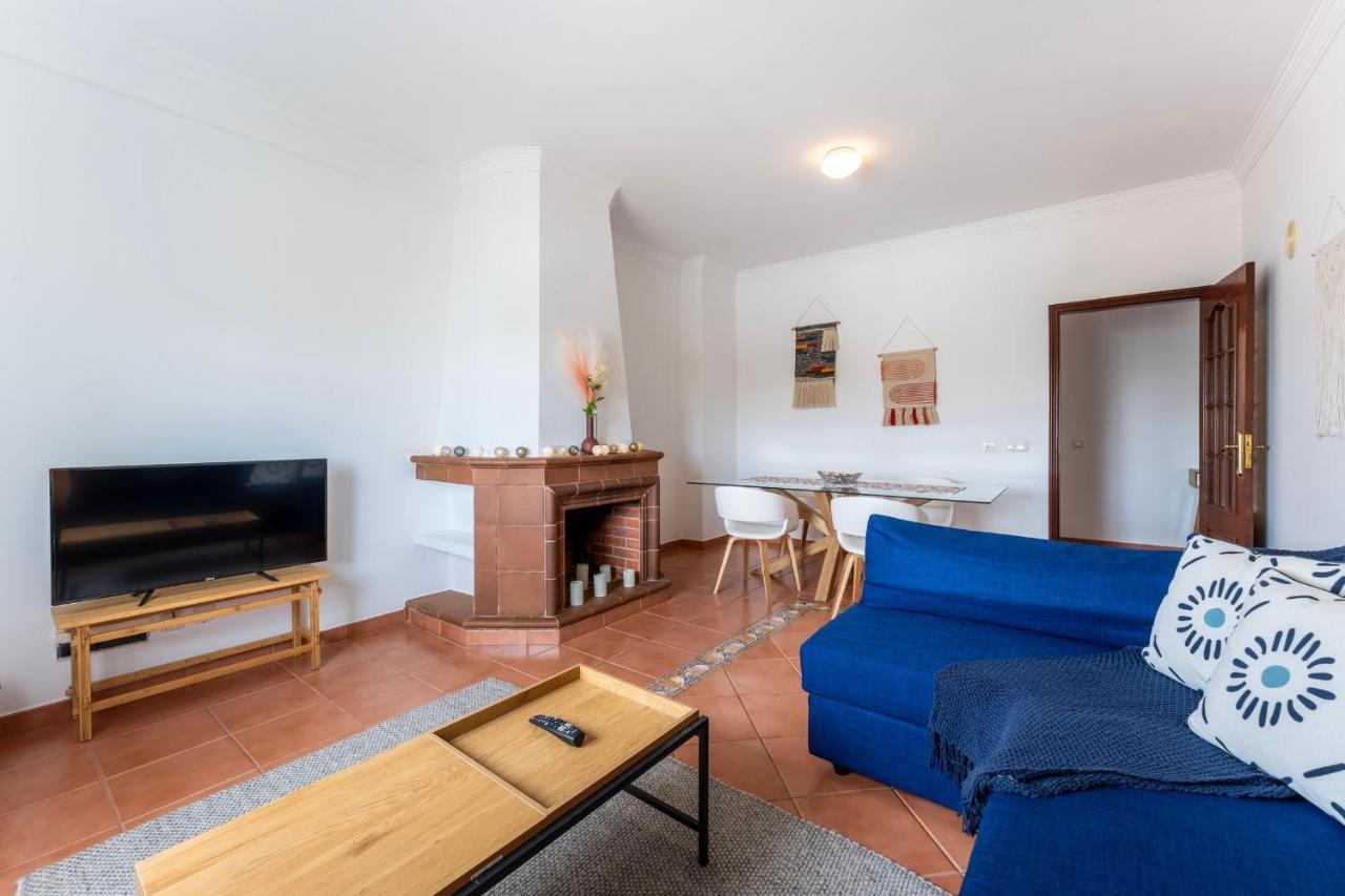 Peaceful 1 Bdr Apartment W/ Balcony By Lovelystay Almancil Bagian luar foto